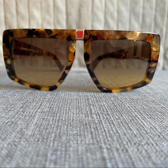 New MIU MIU Sunglasses - Picture 4 of 11